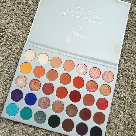 SOLD Morphe Jaclyn Hill Eyeshadow Palette - Picture 2 of 13
